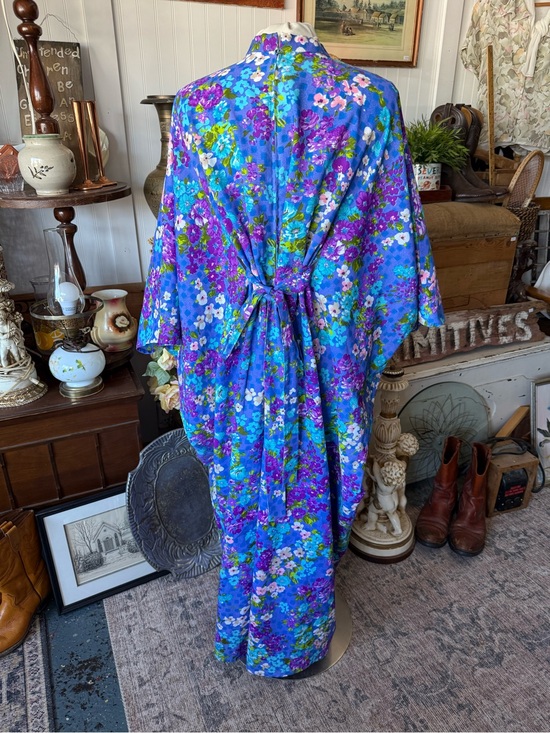 Dresses & Skirts - Vibrant Blue Floral 1960s Bat Wing Tie Back Gown